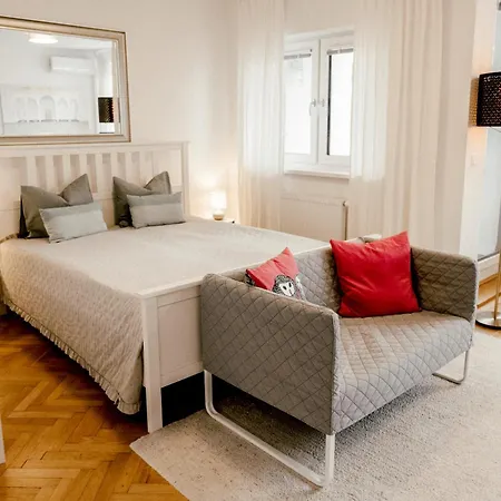 Wohnen Bei Frau Tinz - Family Apartment - 2 Bis 4 Personen, Bahnhof- Und Zentrumsnaehe Neunkirchen