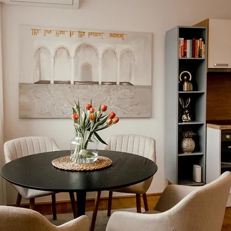 Wohnen Bei Frau Tinz - - Bahnhof- Und Zentrumsnähe Apartment
