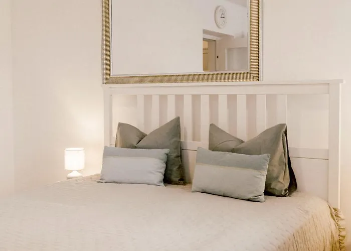 Wohnen Bei Frau Tinz - Family Apartment - 2 Bis 4 Personen, Bahnhof- Und Zentrumsnaehe Apartament Neunkirchen