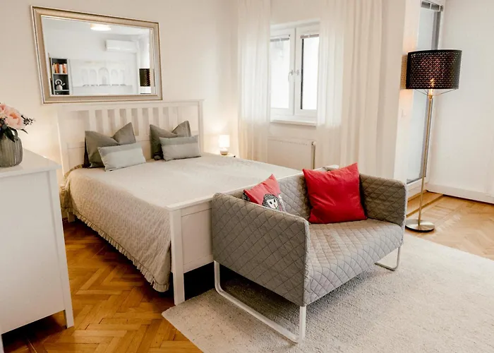 Wohnen Bei Frau Tinz - Family Apartment - 2 Bis 4 Personen, Bahnhof- Und Zentrumsnaehe Neunkirchen