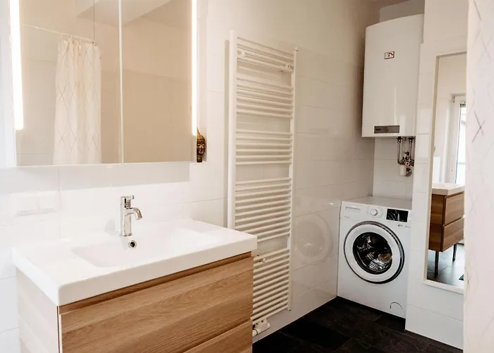 Apartament Wohnen Bei Frau Tinz - Family Apartment - 2 Bis 4 Personen, Bahnhof- Und Zentrumsnaehe Neunkirchen